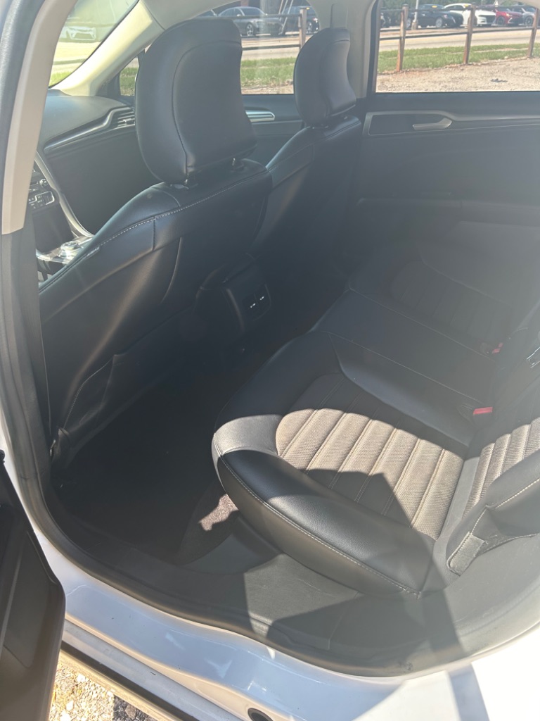 2017 Ford Fusion SE - Photo 10