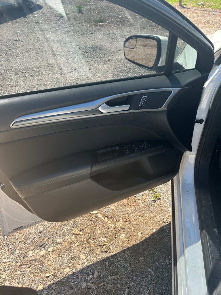 2017 Ford Fusion SE - Photo 7