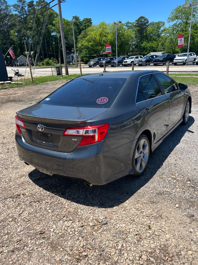 2012 Toyota Camry SE - Photo 8