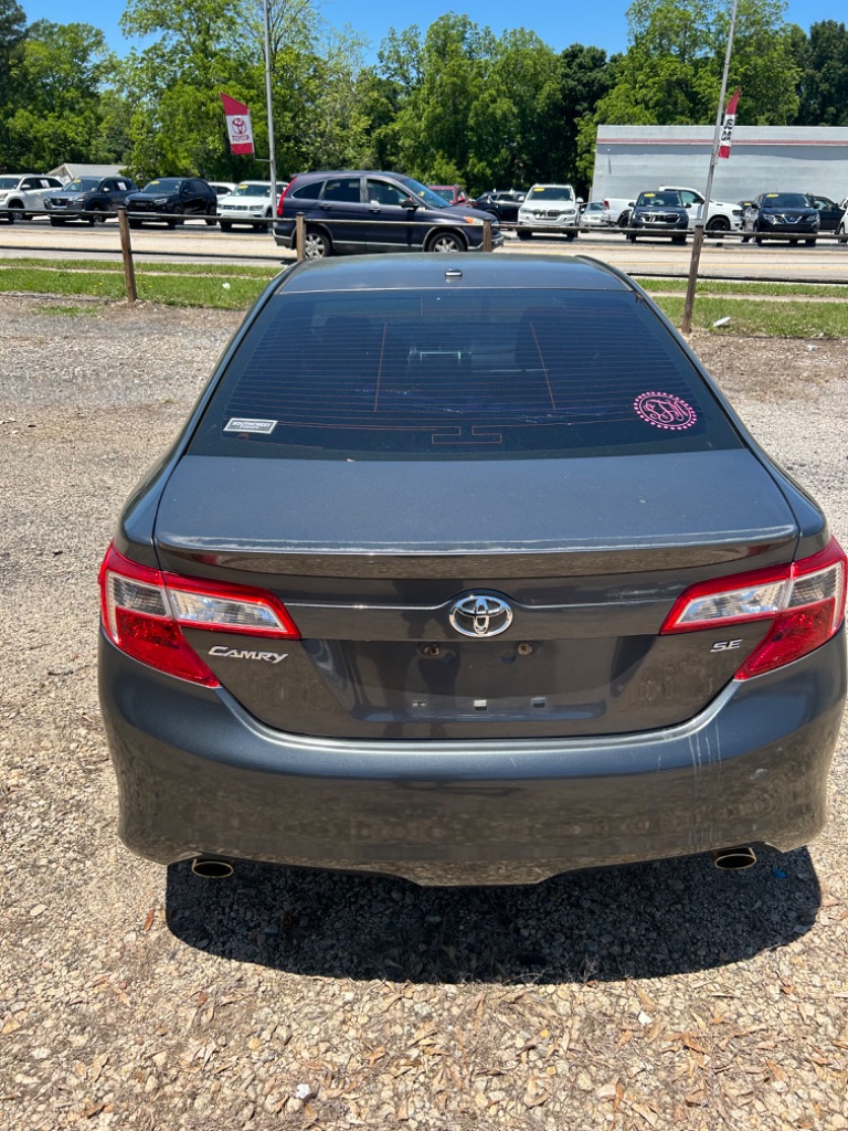 2012 Toyota Camry SE - Photo 9