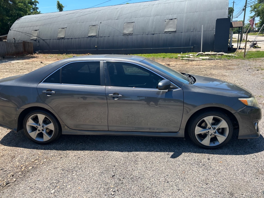 2012 Toyota Camry SE - Photo 6